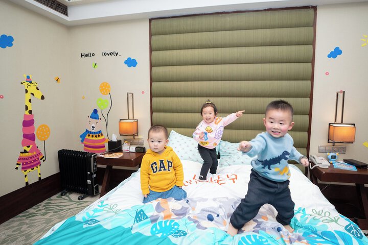 Room 15 of 100