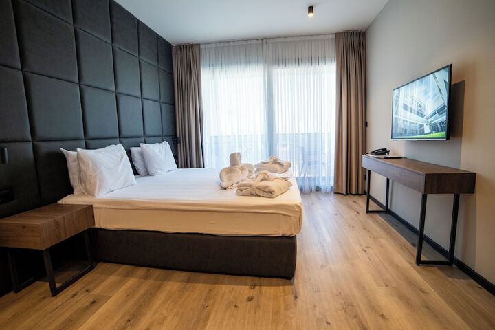 Room 7 of 42