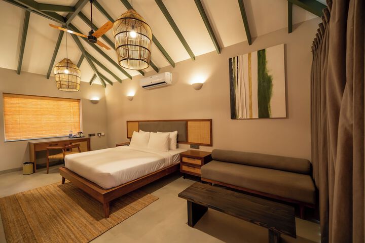 Room 2 of 12