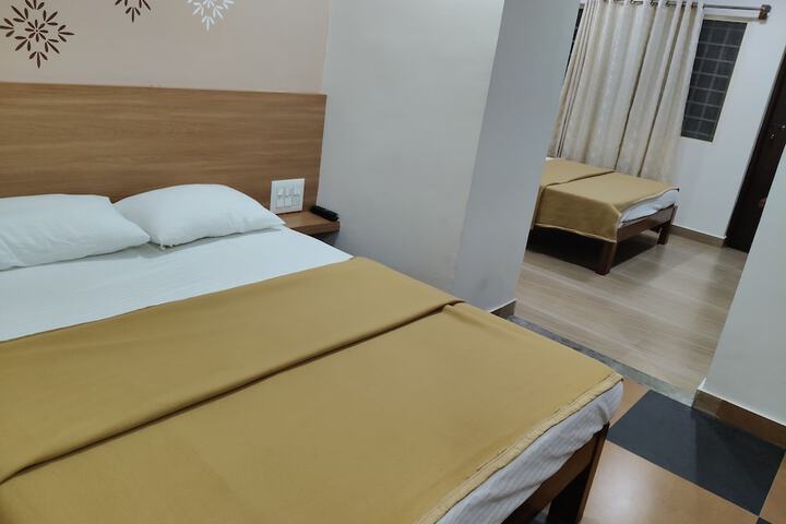 Room 6 of 19