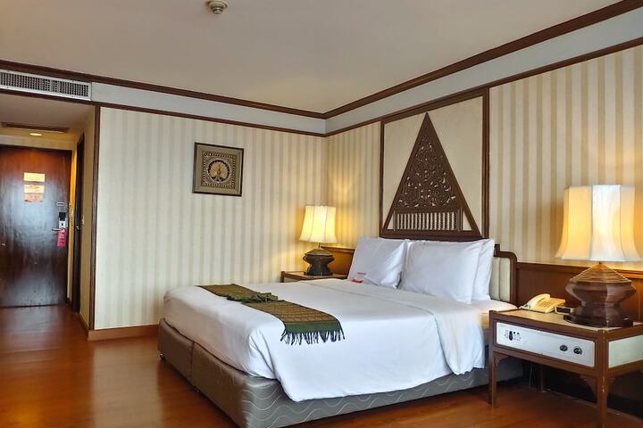 Room 15 of 52