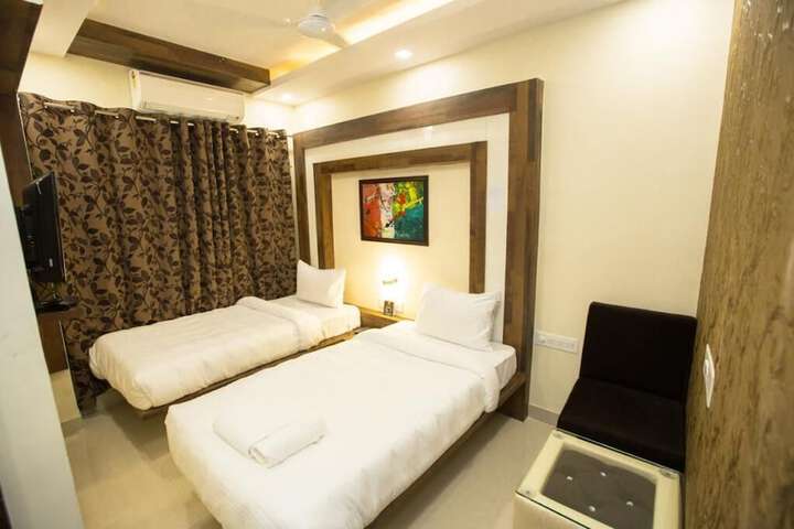 Room 5 of 25