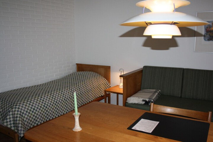 Room 3 of 68