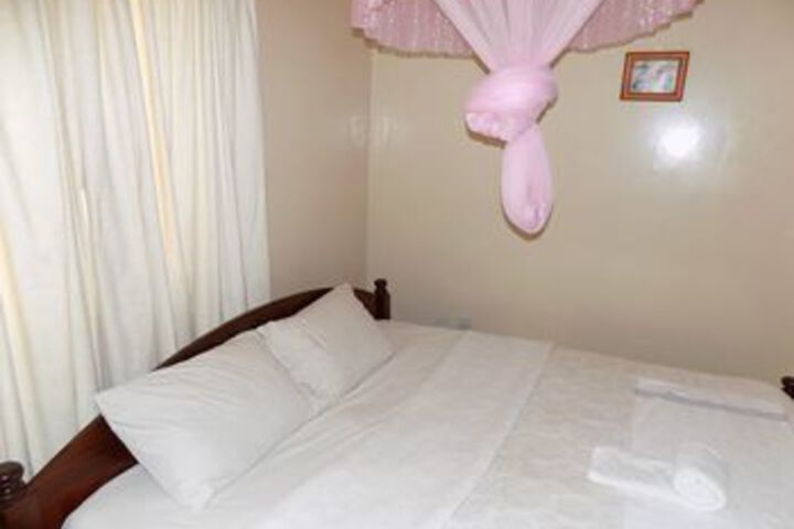 Room 8 of 17