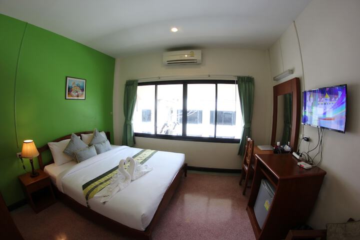 Room 11 of 50