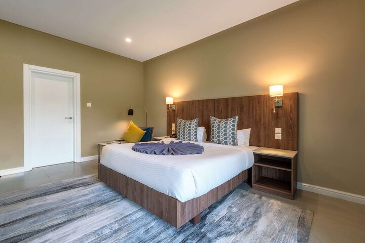 Room 2 of 25