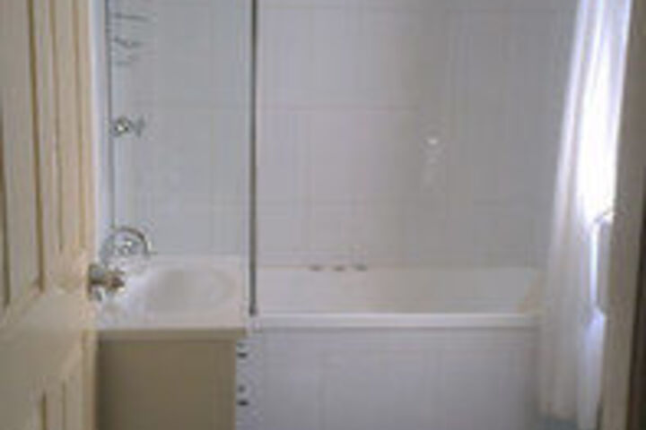 Room 4 of 25