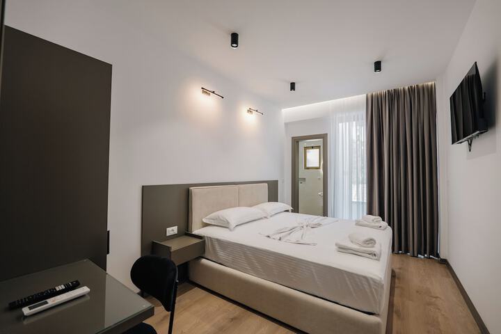 Room 20 of 37