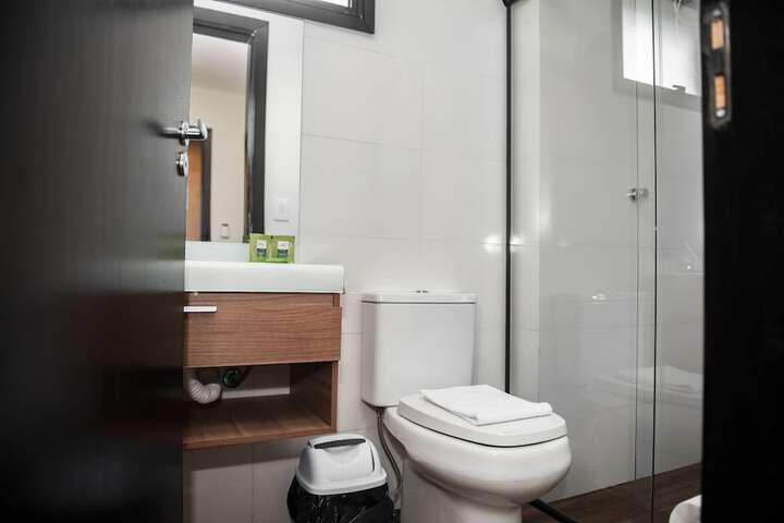 Room 14 of 37