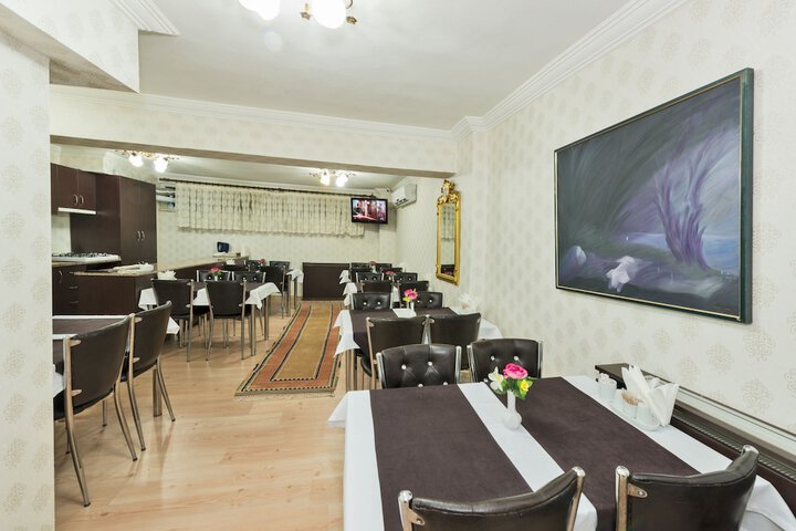 Lounge 30 of 40