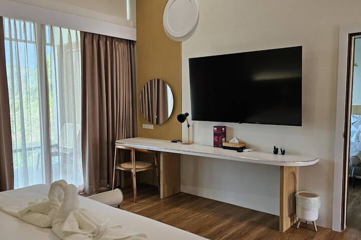 Room 10 of 30