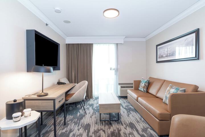 Room 28 of 67