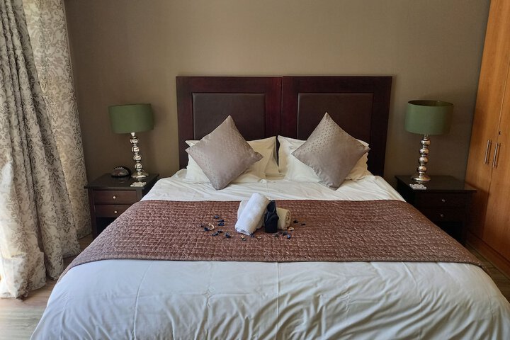 Room 6 of 28