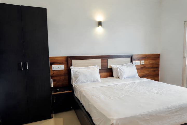 Room 2 of 13