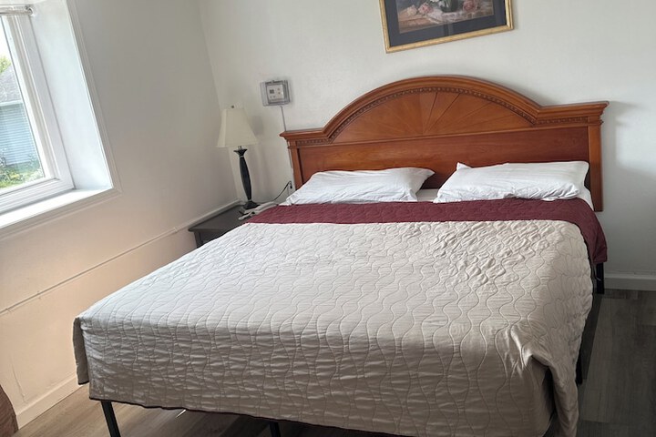 Room 6 of 14