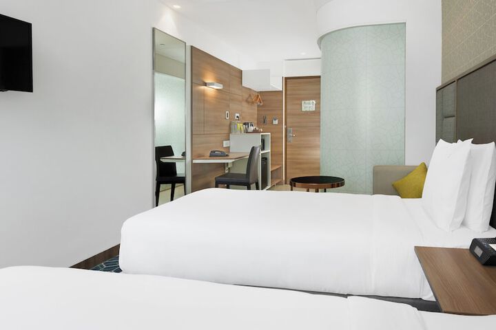 Room 32 of 118