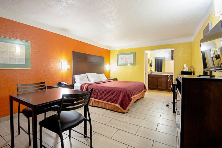 1 King Bed Accessible (14 of 14)