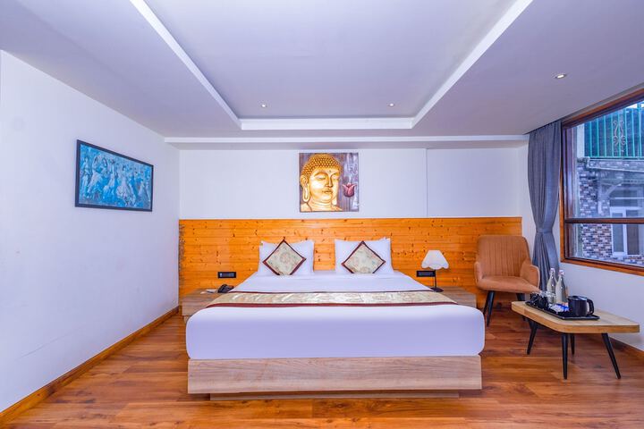 Room 8 of 49