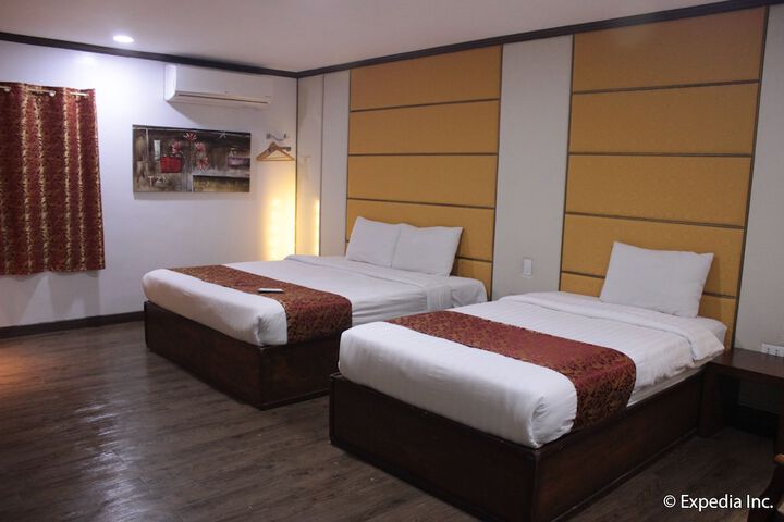Room 8 of 98