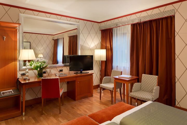 Room 87 of 134