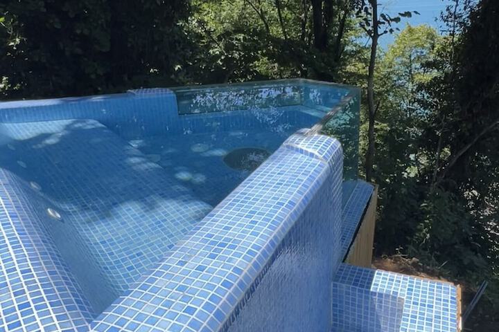 Pool 43 of 51