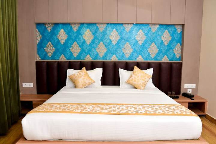 Room 2 of 20