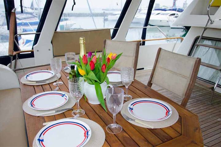 Motor Yacht Calypso in Poole