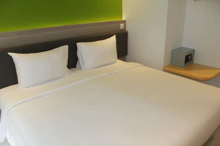 Room 6 of 39