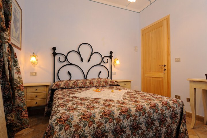 Room 4 of 41