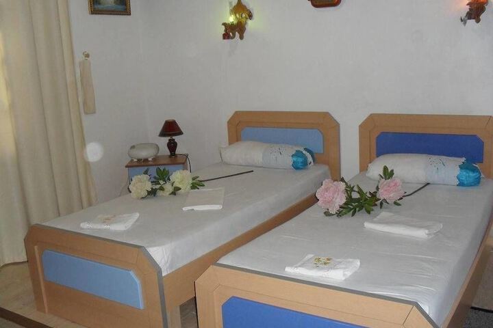 Room 4 of 44
