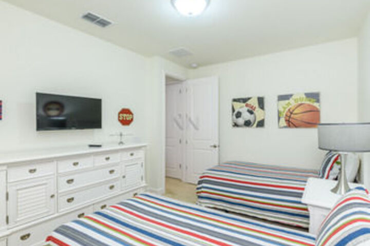 Room 30 of 112