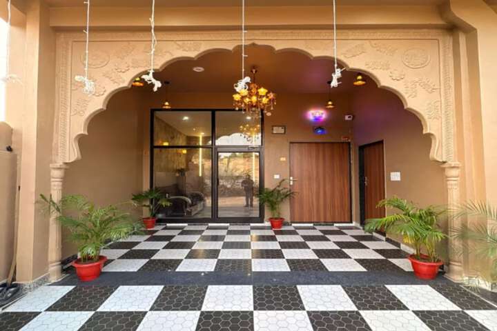 Hotel 33 of 34