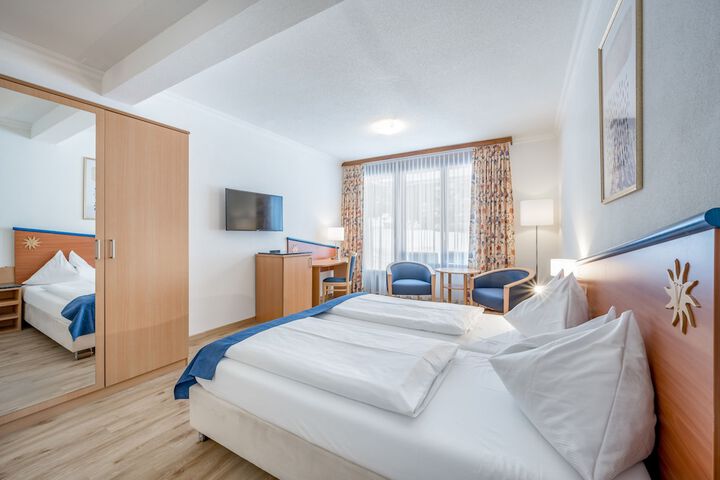 Room 4 of 81