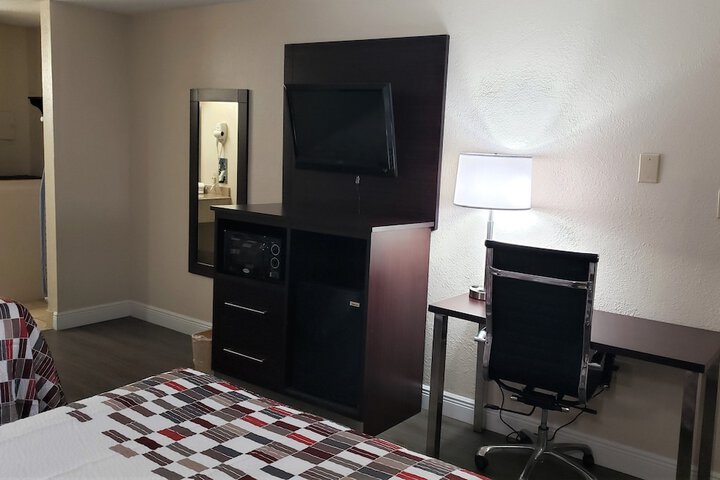 Room 12 of 22