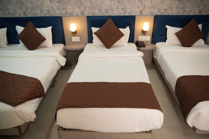 Room 13 of 44