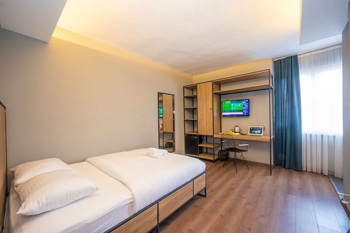 Room 62 of 88