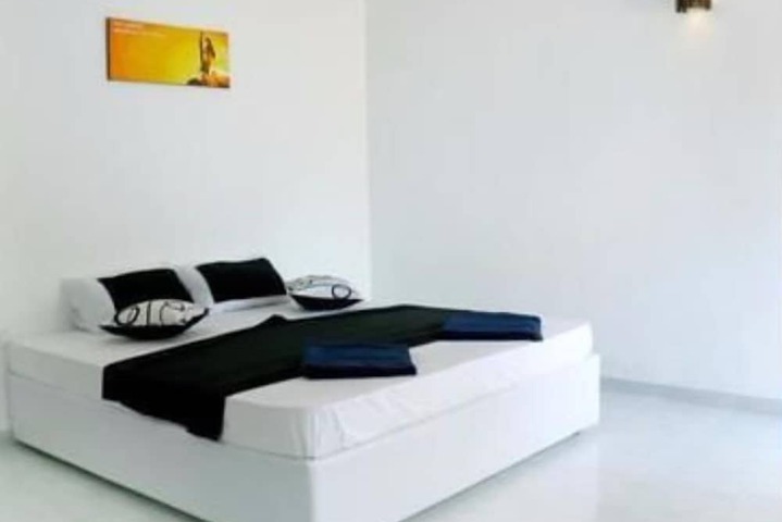 Room 5 of 7