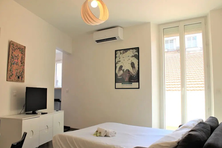 Room 2 of 15
