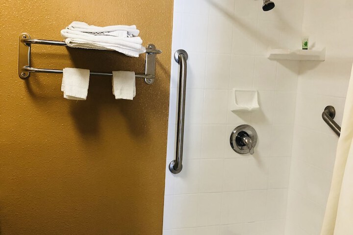 Room 2 of 59
