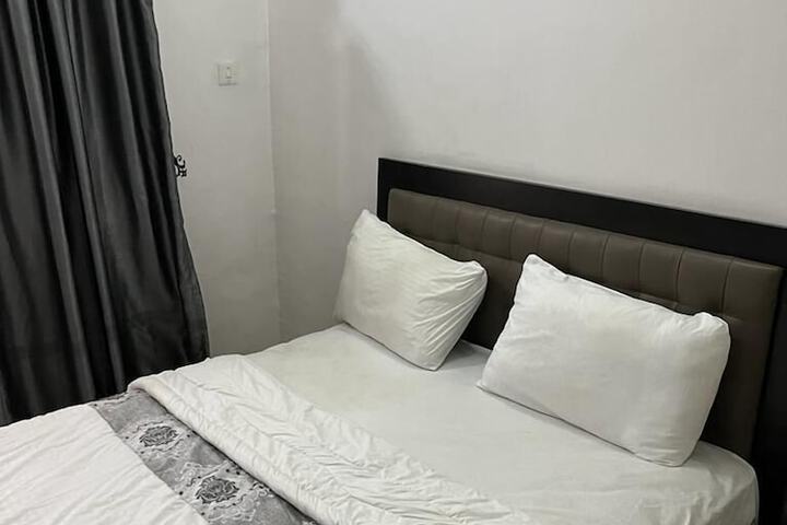 Room 5 of 5