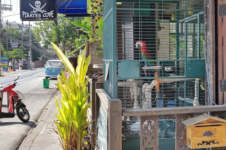 PIRATES COVE BAR AND RESTAUANT
