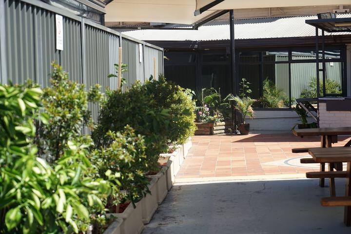 Hotel Exterior 41 of 43