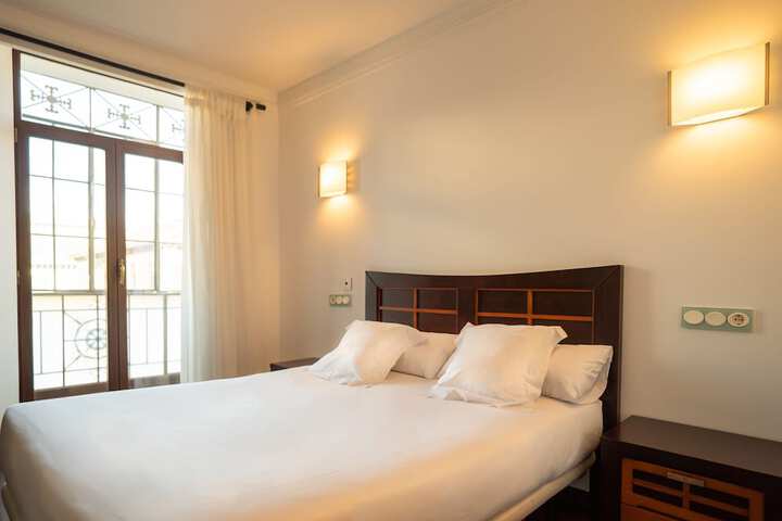 Room 8 of 27