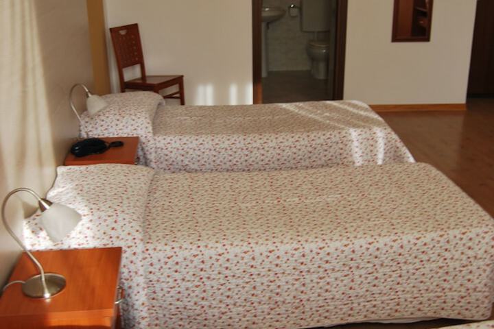 Room 9 of 36