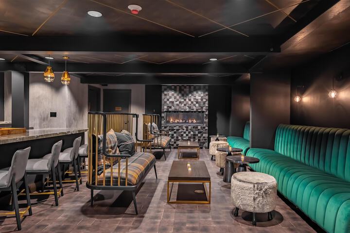 Hotel Interior 4 of 84