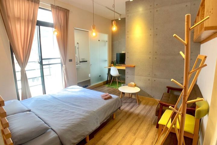 Room 52 of 95