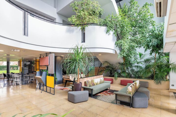 Guest Lobby