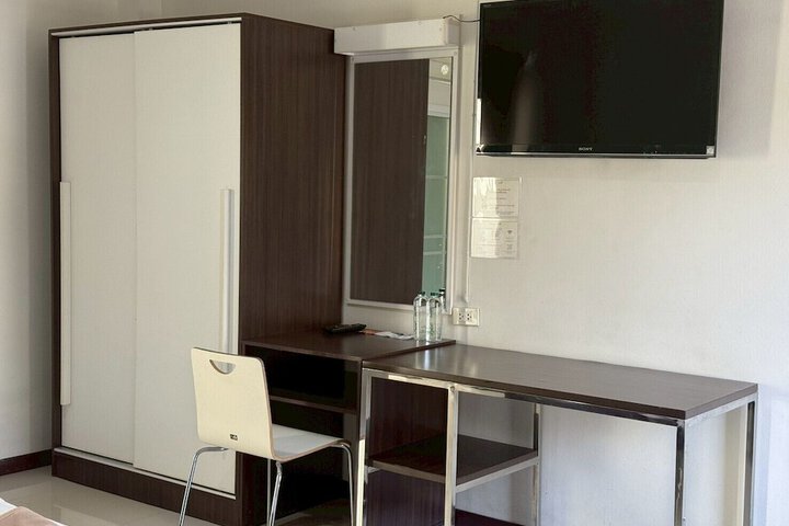 Room 5 of 72