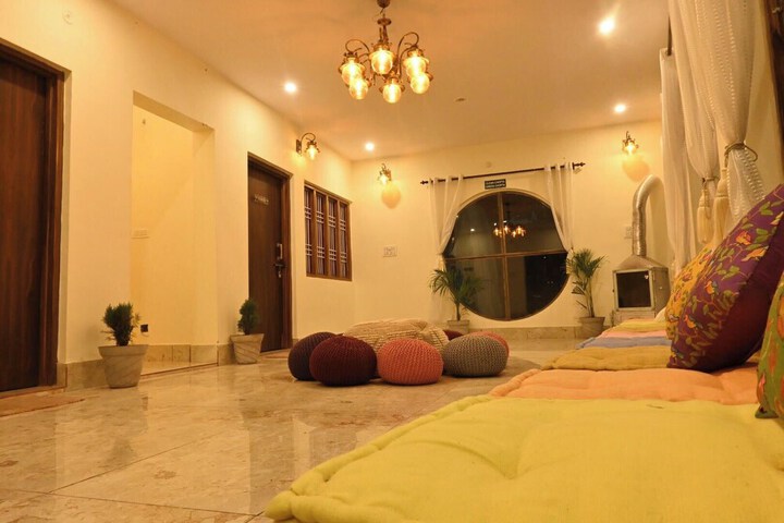 Room 14 of 23