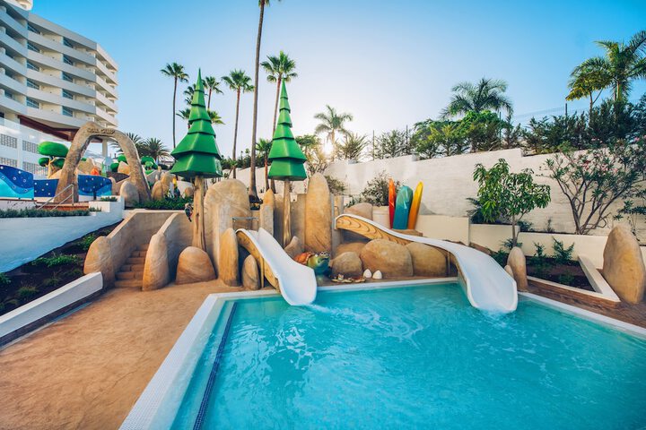 Pools & Facilities